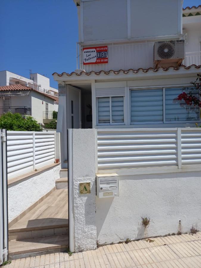 Monleon Villa A 10 Minutos De La Playa 2 Parking Gratuito Росес Екстер'єр фото